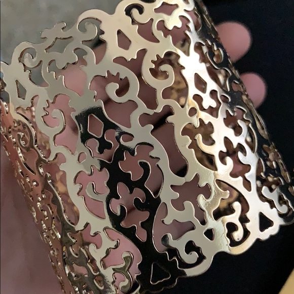 Gold Hand Arm Cuff - Picture 1 of 3